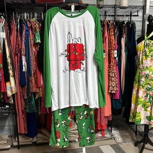 NWT peanuts men’s pajama two-piece set